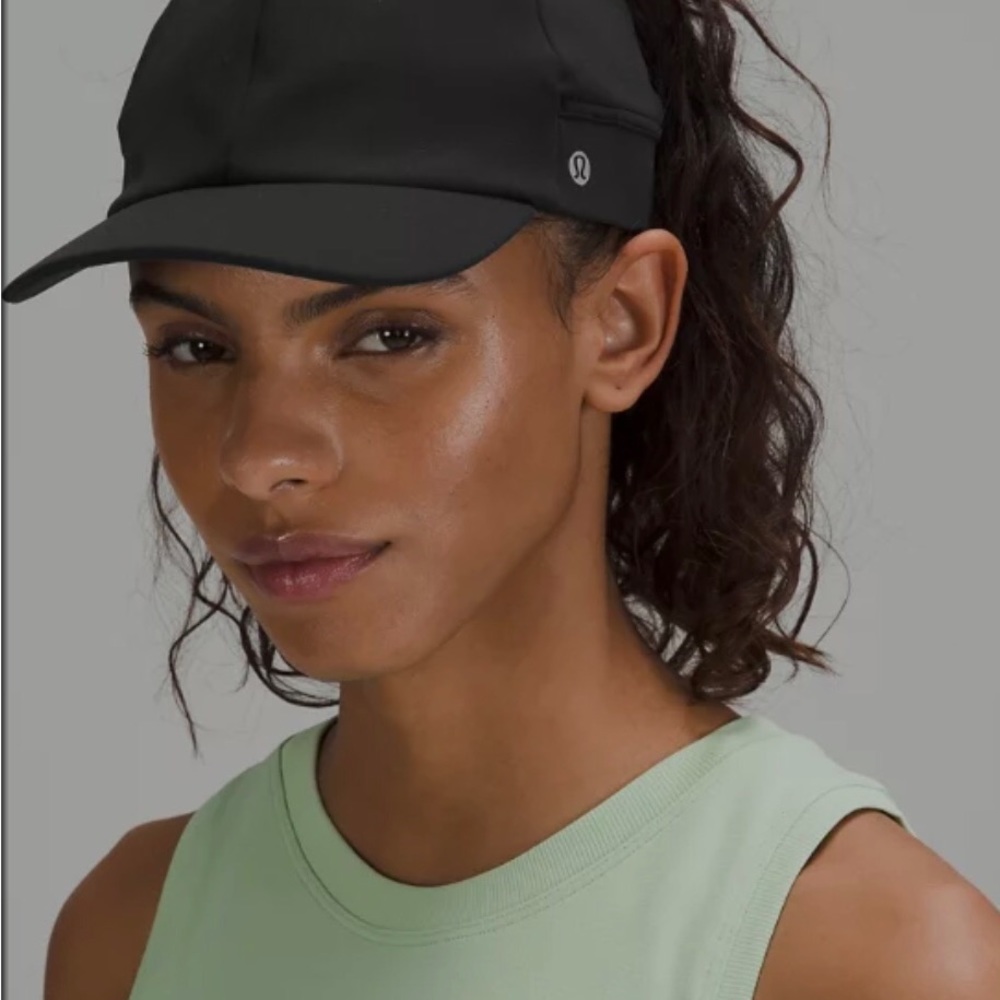 NWOT - lululemon Wunder Train Hat